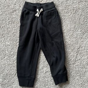 GAP KIDS | Black sweatpants